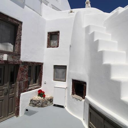 Astrea Suites "Ostria Cave Villa-Outdoor Jacuzzi" Oia  Bagian luar foto