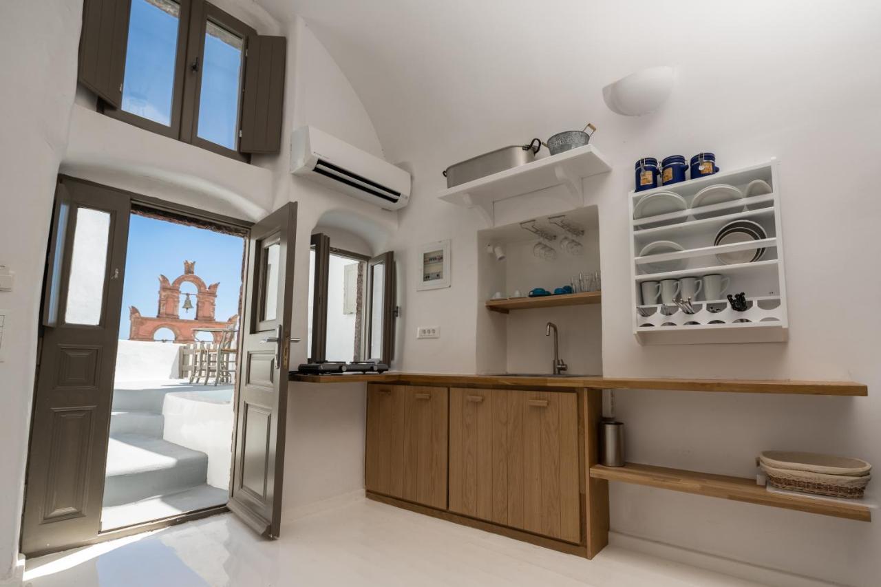 Astrea Suites "Ostria Cave Villa-Outdoor Jacuzzi" Oia  Bagian luar foto
