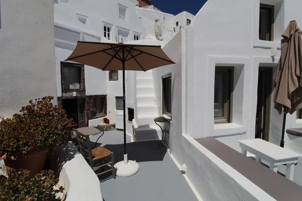Astrea Suites "Ostria Cave Villa-Outdoor Jacuzzi" Oia  Bagian luar foto