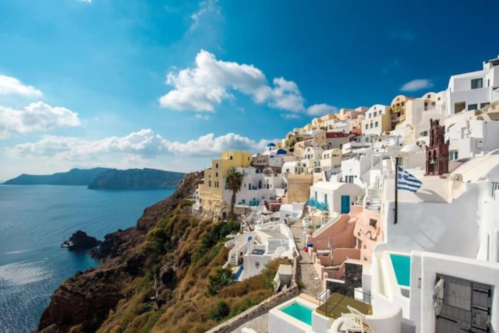 Astrea Suites "Ostria Cave Villa-Outdoor Jacuzzi" Oia  Bagian luar foto