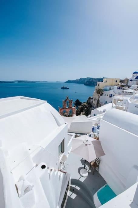 Astrea Suites "Ostria Cave Villa-Outdoor Jacuzzi" Oia  Bagian luar foto